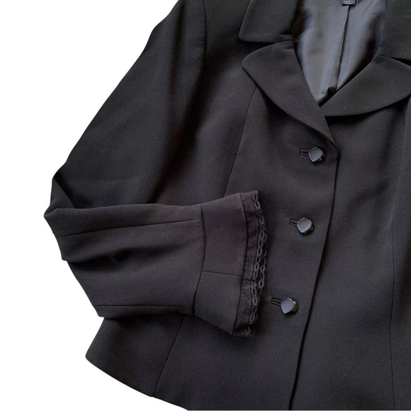 Albert Nipon Ruffle Lace Cuff Buttoned Formal Blazer Suit Jacket Black Size 4 - Picture 3 of 6